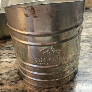 Flour sifter Foley